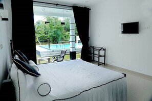 8 bedrooms, in-room safe, iron/ironing board, free WiFi