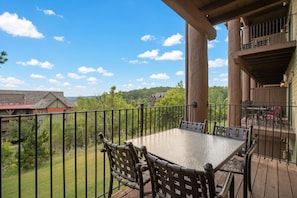 Outdoor dining - Wilderness Club™ at Big Cedar® - 1 Bedroom Lodge (Ridgedale)