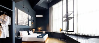 Jinglan LOFT Boutique Hotel (Baishamen Hainan University)