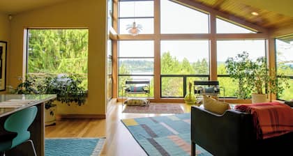 Modern Hillhouse with Lake Washington Views