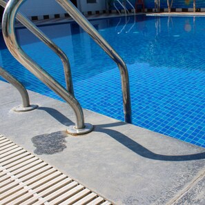 Hồ bơi ngoài trời 