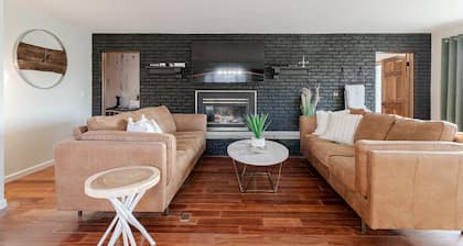 Tranquil Lodge with A+ Amenities