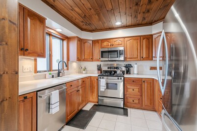 Tranquil Lodge with A+ Amenities