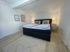 2 Schlafzimmer, Bügeleisen/Bügelbrett, kostenloses WLAN, Bettwäsche