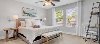 All on One Level | Big Sofa, Clean & Quiet Stay