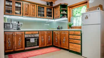 Kühlschrank, Mikrowelle, Geschirrspüler