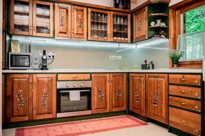 Fridge, microwave, dishwasher, coffee/tea maker - Such as house up in the mountains (Székelyvarság)