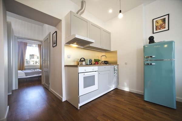 Apartamento conforto | Cozinha privada | Geladeira, fogão, cooktop, chaleira elétrica