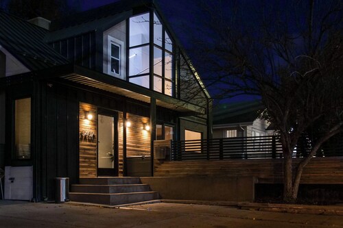 5-Star 5BR Home + Gym & 11AM Checkout!