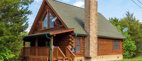 Studio (2 Bedrooms) | Front of property