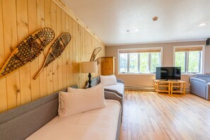 Smart TV, table football, ping pong, books