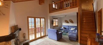 Exterior : recently renovated attic apartment, 4th floor with elevator, duplex, south-facing balcony