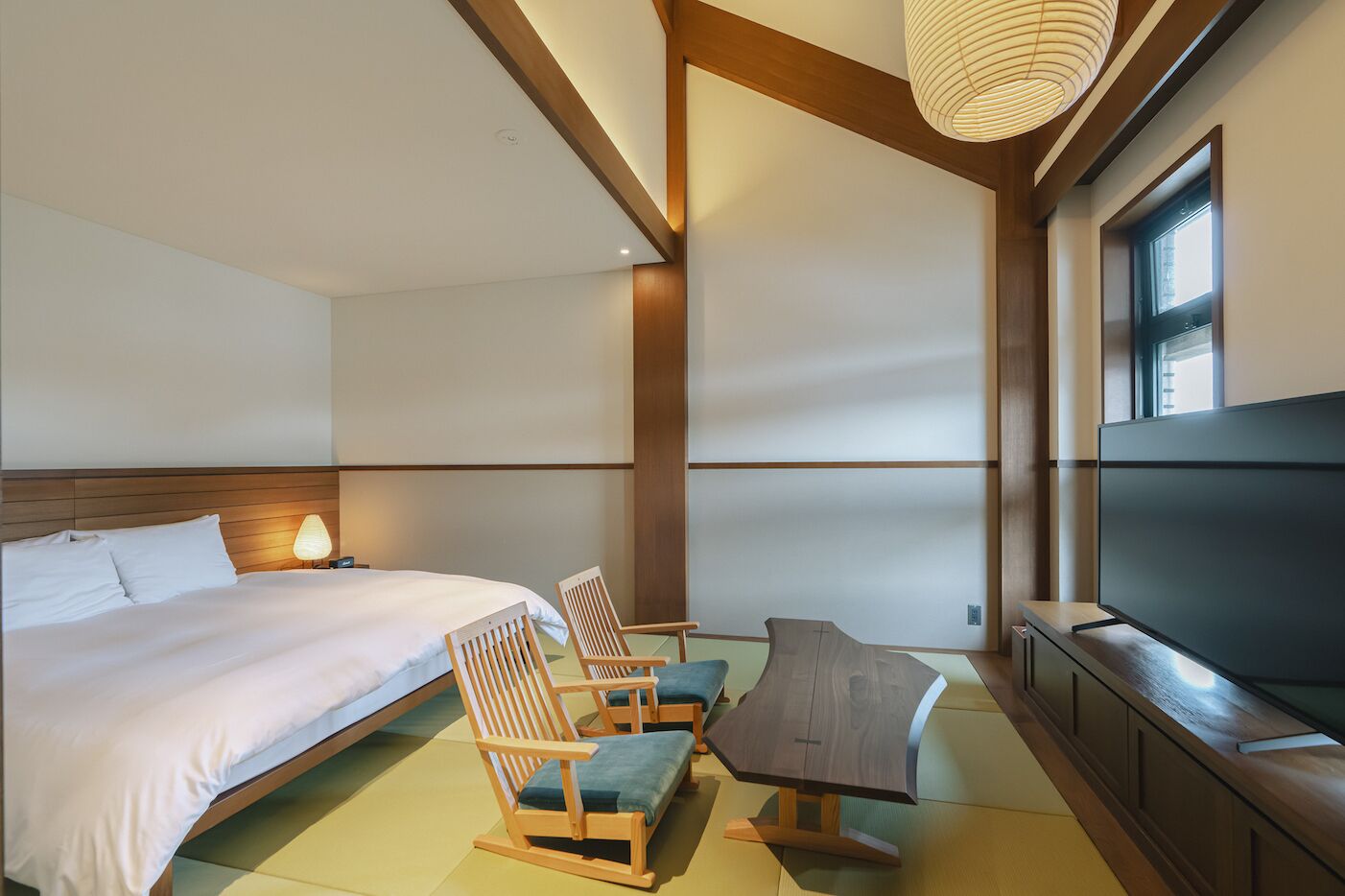 Zimmer, Nichtraucher, Balkon (Free Lounge Access, Japanese, King) | Kostenlose Minibar, Zimmersafe, individuell dekoriert