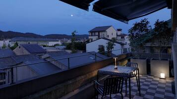 Japanese Balcony King (Former Nintendo Headquarters / 1h Early Check-in & Late Check-out) | Terrace/patio
