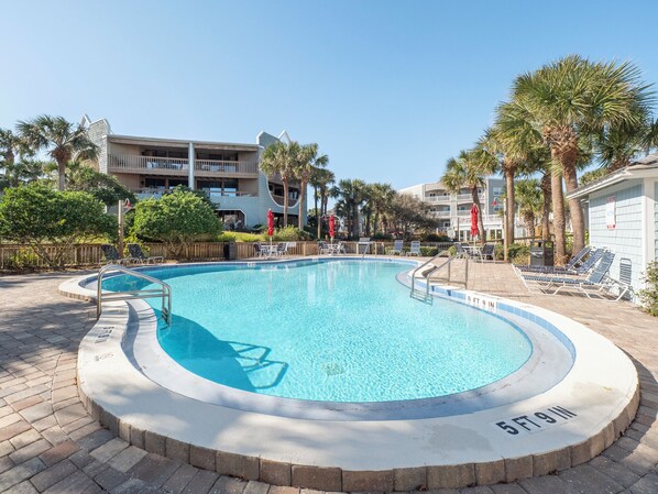 Outdoor pool - Hibiscus by Distinctive Beach Rentals (St. Augustine)
