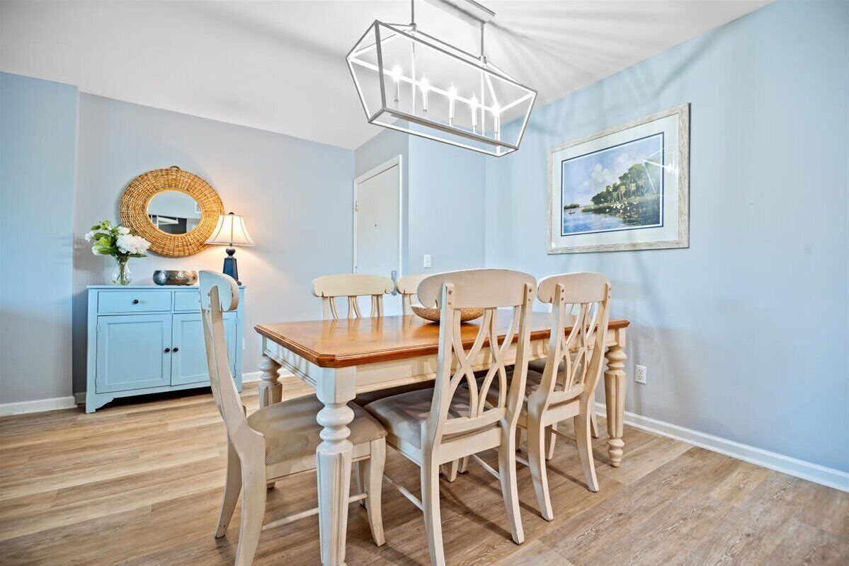 公寓客房, 多張床, 陽台 | 用餐區