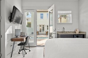 6 bedrooms, iron/ironing board, free WiFi, bed sheets