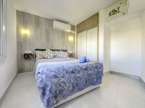 1 bedroom, travel crib, free WiFi