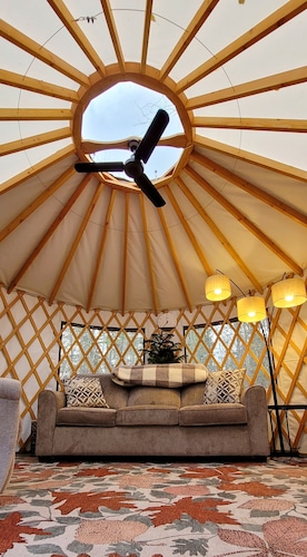 Hideaway Glamping Yurt 