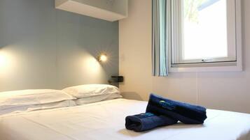 3 bedrooms, travel crib, free WiFi, bed sheets