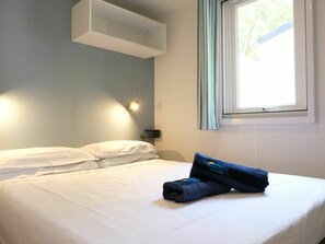 3 makuuhuonetta, vauvan matkasänky, ilmainen Wi-Fi, vuodevaatteet