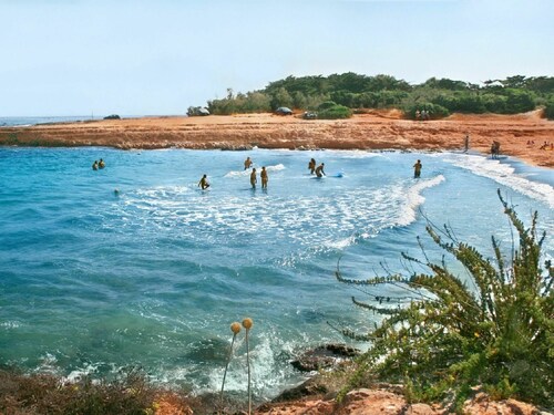 Beautiful apartment in villa for 6 guests with pool, A/C, WIFI and terrace