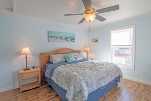 4 bedrooms, iron/ironing board, WiFi, bed sheets - Life By The Sea - OBX (Corolla)