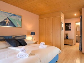 2 chambres, bureau, fer et planche à repasser, Wi-Fi