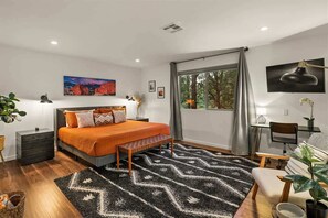 2 bedrooms, desk, iron/ironing board, free WiFi