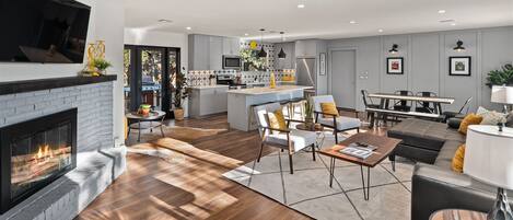 Televisión y chimenea