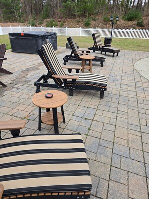 Terrace/patio - SUMMER OPENINGS Saratoga Mansion🏡Heated Pool🏊By Track🏇Town🌇SPAC🎶 Golf⛳️ Beach 🏖️ (Saratoga Springs)