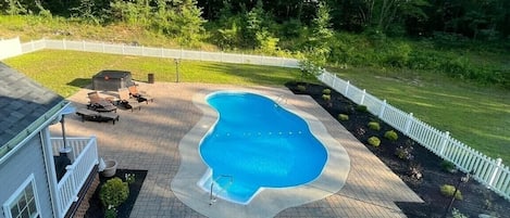 Piscina all'aperto, una piscina riscaldata