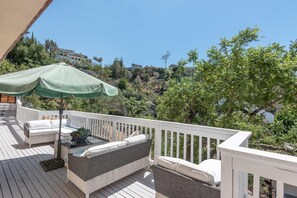 Terrace/patio - Hillside Oasis with Huge Deck & Amazing Views w/ Possible Adjacent Studio/Office (Los Angeles)