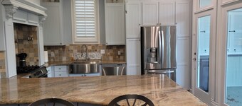 Historic Hideaway with pool!  Close to beaches and downtown.