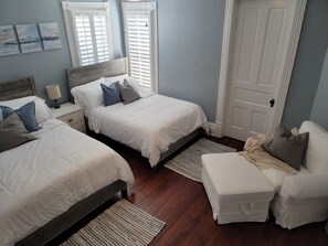 3 bedrooms, travel crib, free WiFi, bed sheets