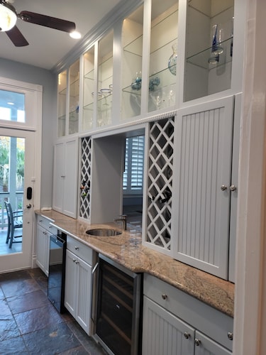 Historic Hideaway with pool!  Close to beaches and downtown.