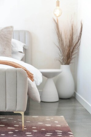 5 Schlafzimmer, Schreibtisch, Bügeleisen/Bügelbrett, Reisekinderbett