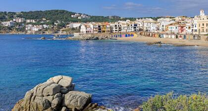 Nice apartment on the first line of the sea