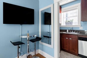 Fridge, microwave, oven, stovetop - 5-Star Walkability - Charming Historic Urban Oasis by Iconic Sites! (Seattle)