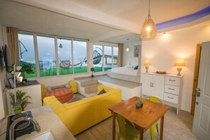 1 chambre, lit parapluie, Wi-Fi gratuit, draps fournis