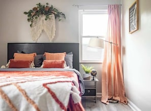 2 chambres, fer et planche à repasser, lit de bébé portatif, Wi-Fi