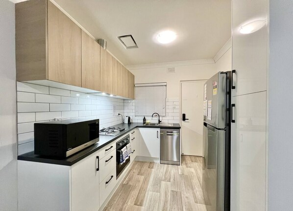 Fridge, microwave, oven, stovetop