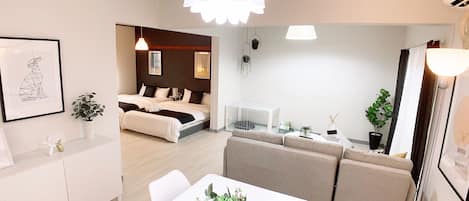 Family Room, Non Smoking (102) | Iron/ironing board, free WiFi, bed sheets