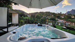 Outdoor spa tub - VENICE by luxury atitlan (San pedro la Laguna solola)