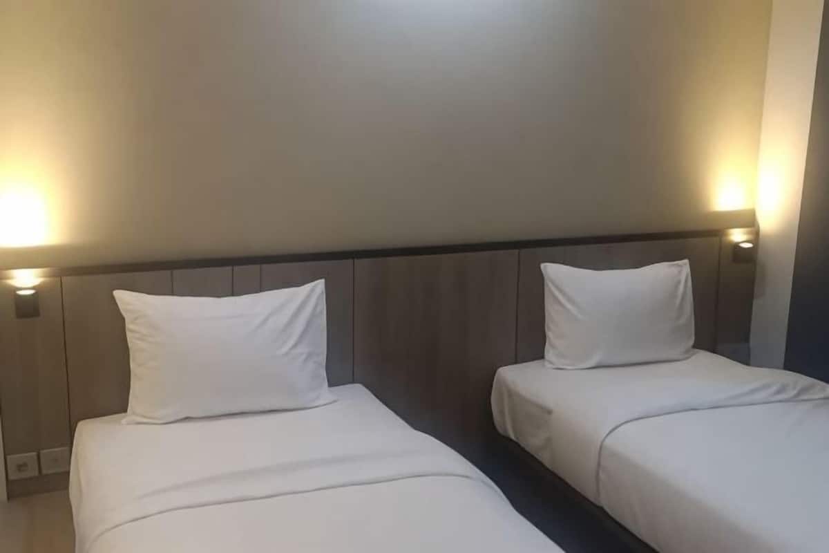 Desk, free WiFi, bed sheets