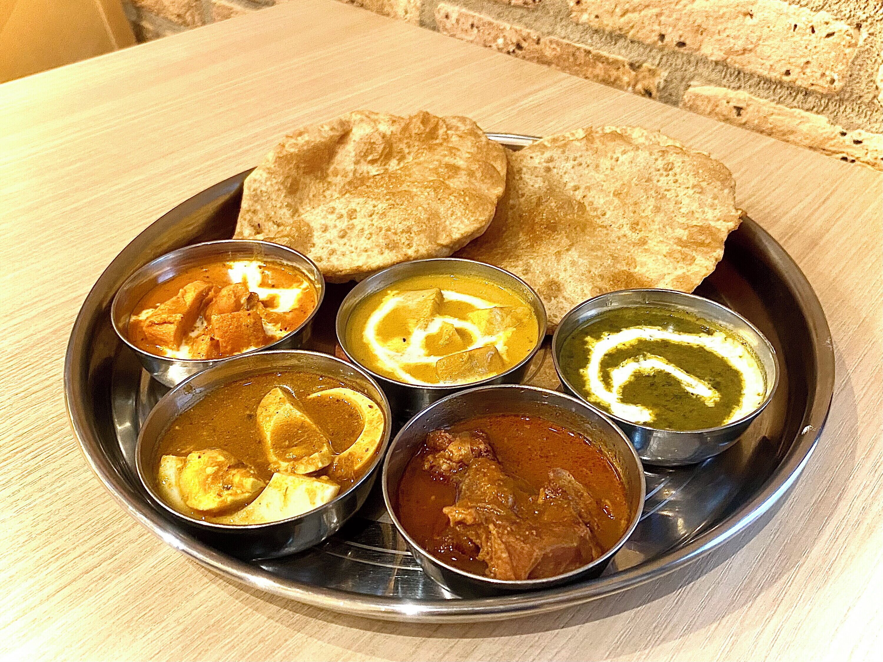 daily buffet breakfast (jpy 1500 per person)