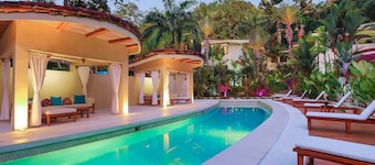 The Mellow Macaw, 2 bedroom 2 bath in the Center of Manuel Antonio