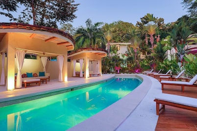 The Mellow Macaw, 2 bedroom 2 bath in the Center of Manuel Antonio