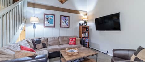 Smart TV, fireplace, DVD player