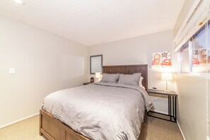 2 Schlafzimmer, Bügeleisen/Bügelbrett, kostenloses WLAN, Bettwäsche